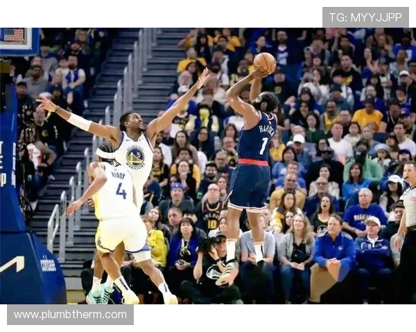 勇士与尼克斯激战回顾：2016年2月1日的篮球盛宴与精彩瞬间